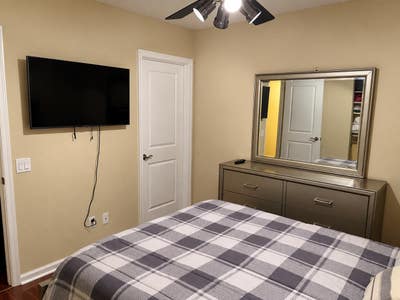 2 Furnished Rooms w/ Bathrooms – Utilities Include Main Photo