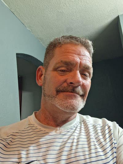 Needing a room or apt Main Photo