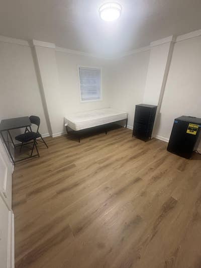 Furnished Room in Lakewood Heights Main Photo