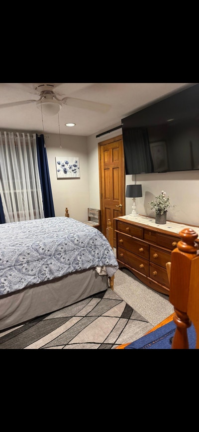 Fully furnished room on cul-de-sac street Main Photo