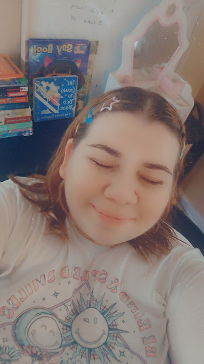 1 girl 1 cat Main Photo
