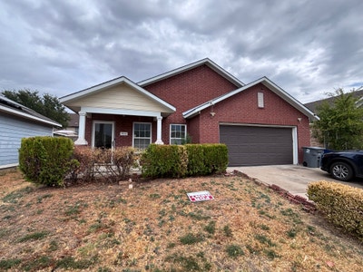 Newly added abode in Dallas Main Photo