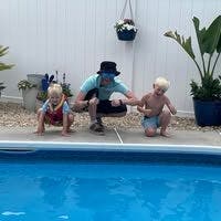 Professional Male seeks a small or large room Main Photo