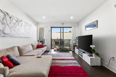  Second Bedroom in Modern Penthouse Main Photo