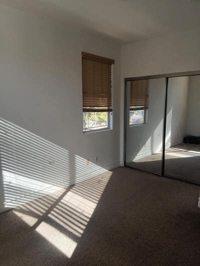 Room for rent in townhouse 900 Noho Valley Village Main Photo