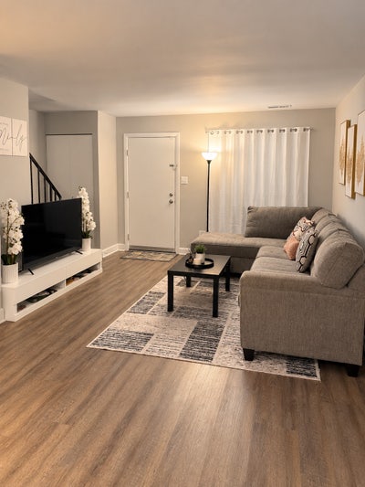 Furnished Room Near Baltimore! Female tenants only Main Photo