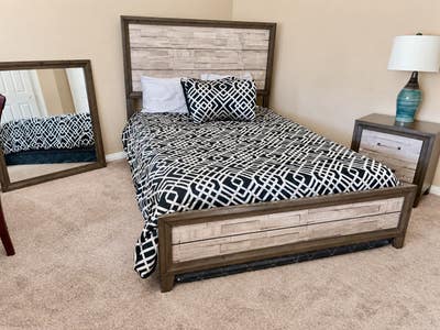 Sunny Furnished Queen Room | Utilities Included Main Photo