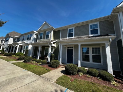 Charming abode in Raleigh Main Photo