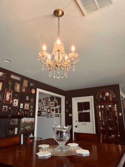 Cozy South Side Home, close to public transit & gr Main Photo