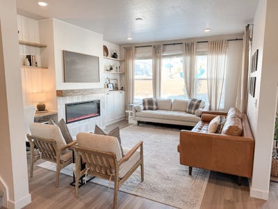 Private Room in Luxury Townhome Main Photo
