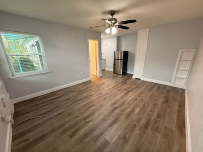 Studio in Great St. Pete Location Main Photo