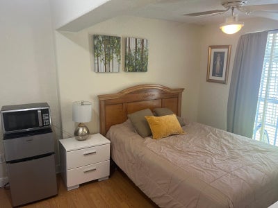 Room for rent Main Photo