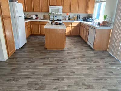 Private bedroom for rent, utilities included. Main Photo
