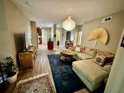 Quiet East Austin Beautiful Room Near E 11th St Main Photo
