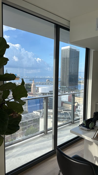 Downtown Miami – 30Th Floor 1Br – Balcony + Water  Main Photo