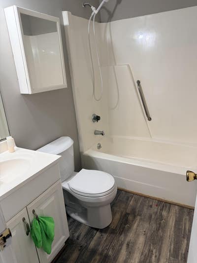 🏡 Fully Furnished Private Room for Rent | Cary Main Photo