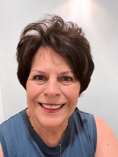 Professional woman seeking quiet comfortable room  Main Photo