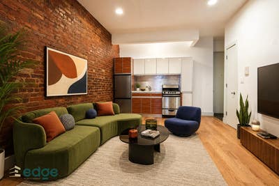 3 Bedrooms // Living Room // 1 Bathroom Main Photo