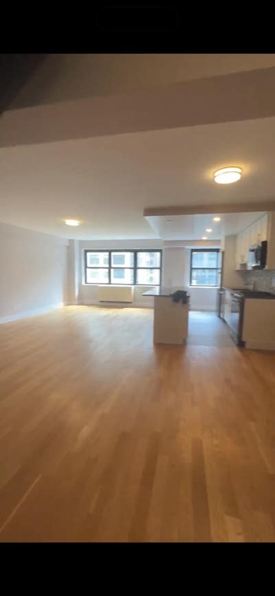 Look for 2 roommates for duplex apt  Main Photo
