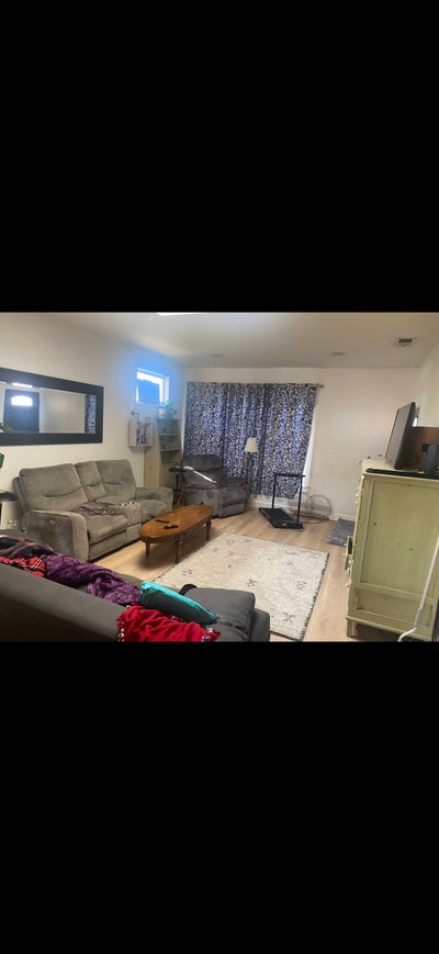 Looking for roommate! Main Photo