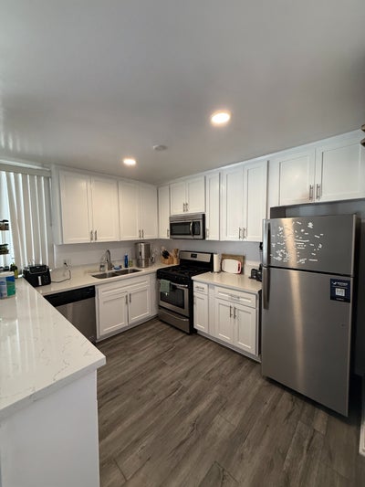 Beverly Hills 7 month Sublet - 2 Bed, 2 Bath Main Photo