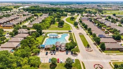 🏡 2 Rooms For Rent | Cross Oak Ranch | Cross Road Main Photo