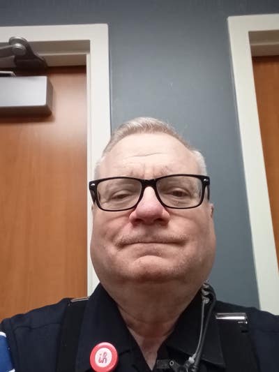 Professional Male seeks a small or large room Main Photo