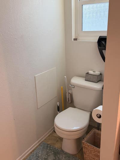 Master bedroom in house for rent  Main Photo