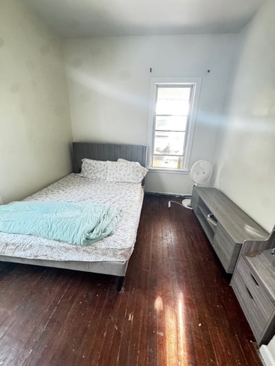 Large furnished room with closet  Main Photo