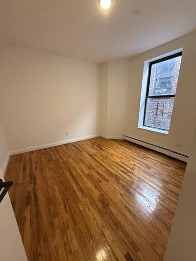 #1255 Rooms available in this large 3 bed/1.5 bath Main Photo