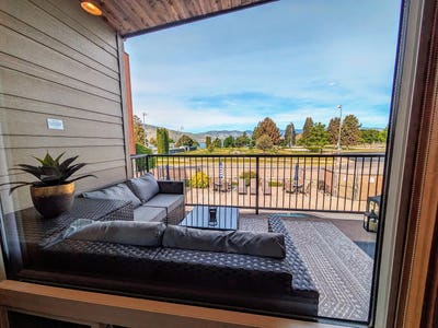Downtown Lakeview Retreat | Furnished 1BR Condo |  Main Photo