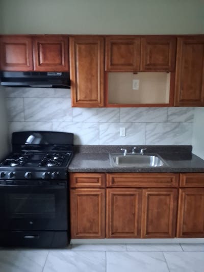 *Renovated 1 BR apt for rent in Roseville section  Main Photo