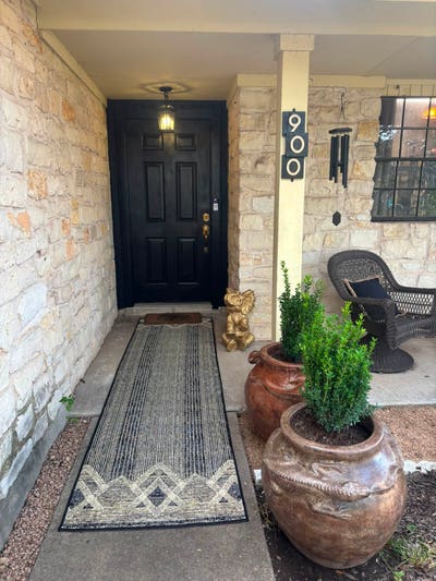 Room and full bath for rent in cool South Austin  Main Photo