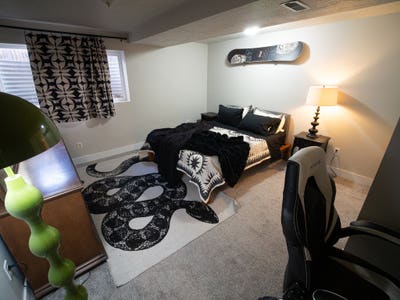 Cozy Private Basement Apartment Minutes from Moun Main Photo