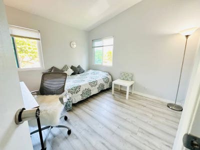 Private Bedroom with Private Bathroom in Oak Park  Main Photo