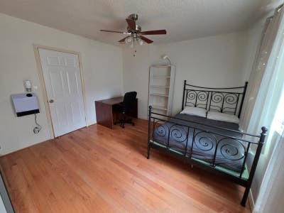 Furnished Private Room + Bath for Women Near SMC Main Photo