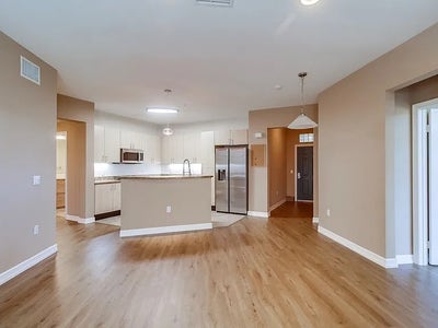 Master bedroom available in downtown san diego Main Photo
