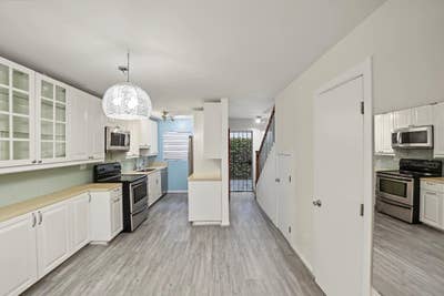 2BR Townhouse for 2 Roommates, Santa Monica Main Photo