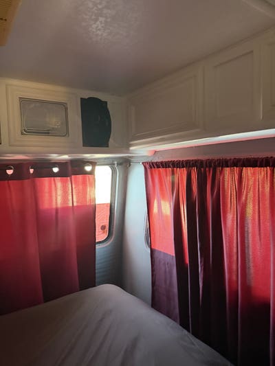 RV for Rent  Se Renta Traila Main Photo