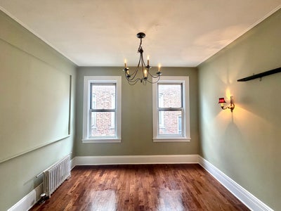 Sunny Astoria Room in Quiet Professional Household Main Photo