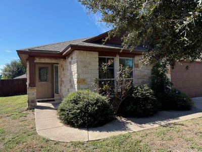 Room for rent in 3BD/2BA house nice neighborhood Main Photo