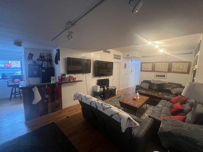 2 rooms in downtown stamford Main Photo