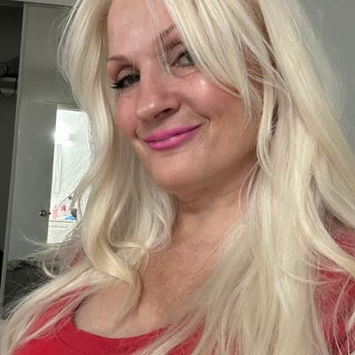 Empty nester looking to start next chapter  Main Photo