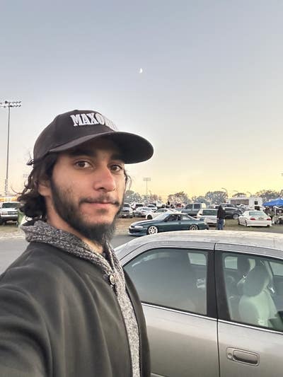 Professional Male seeks a small or large room Main Photo
