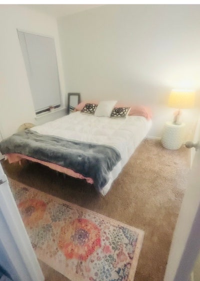 Room For Rent Main Photo
