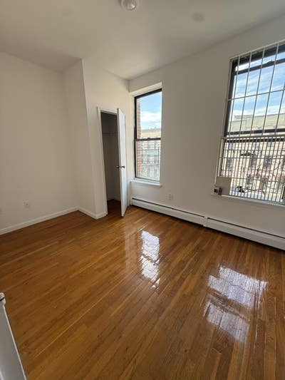 #1239 Rooms available in this bright 2 bed 1 bath  Main Photo