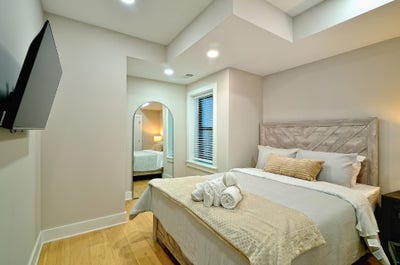 Elegant Private Bedroom with Bathroom & Shared Main Photo