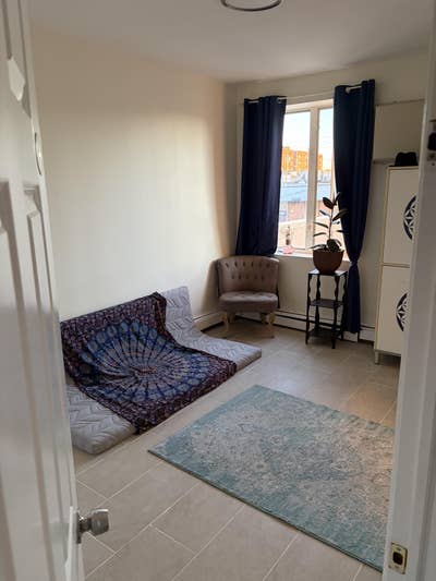 Room in Brooklyn–Ideal for Part-Time Nyc Commuter  Main Photo