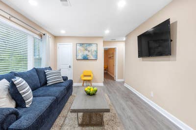Modern & Comfy Room in Decatur — Queen Bed + InHom Main Photo