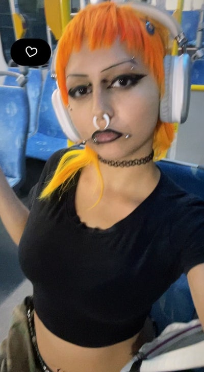 I am a female student aged 19. I am looking f... Main Photo